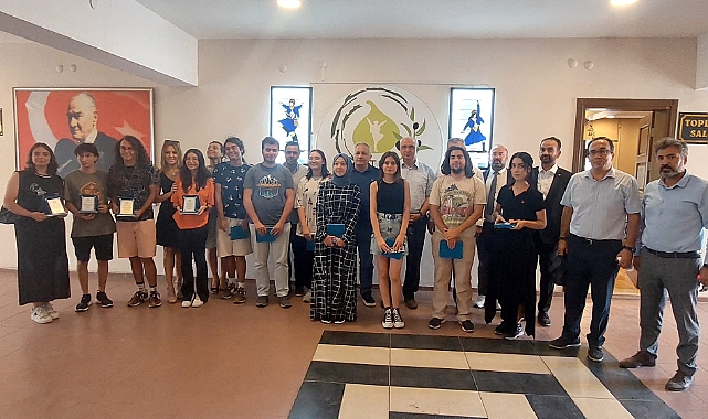 Dereceye giren öğrencilere ödülleri verildi