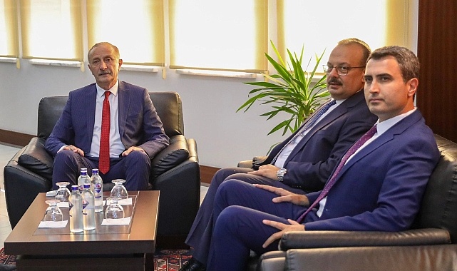 AYDIN VALİSİ CANBOLAT’TAN, BAŞKAN ATABAY’A İADE-İ ZİYARET