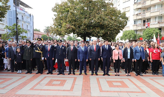 Cumhuriyet Bayramı törenleri başladı