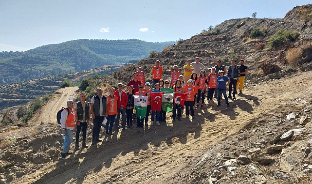 “Cumhuriyetimizin 100. Yılı Anısına Karıncalı Dağına 100 fidan dikildi.”