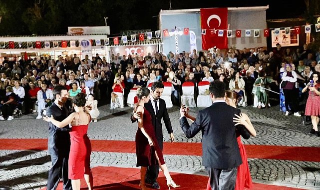 DİDİM’DE ATATÜRK’ÜN SEVDİĞİ ŞARKILAR VE VALS GÖSTERİSİ GERÇEKLEŞTİRİLDİ