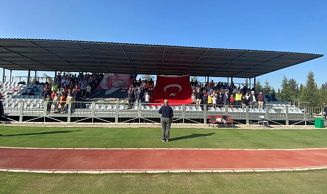 JANDARMA ATATÜRK'Ü ÖĞRENCİLERLE BERABER ANDI