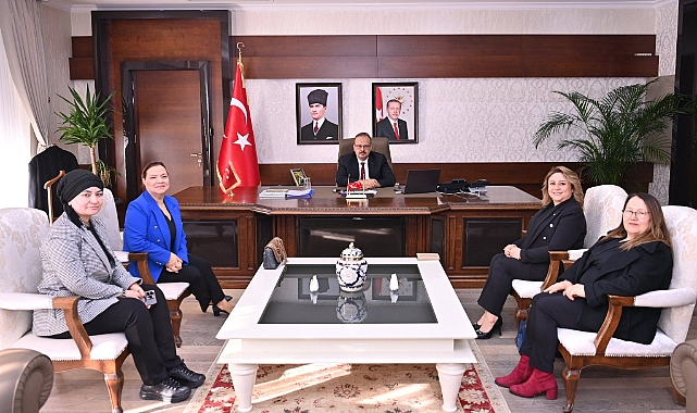 AYDIN KADIN GİRİŞİMCİLER KURULU VALI CANBOLAT'I ZIYARET ETTI