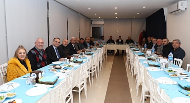 Başkan Özcan’dan veda yemeği