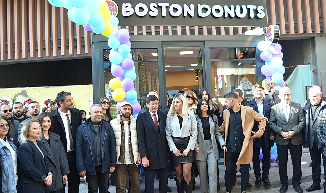 Boston Donuts Hizmete girdi.
