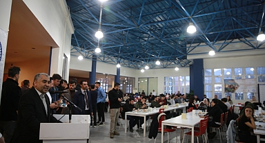 ADÜ Rektörrü, İftar Yemeğinde Öğrencilerle Bir Araya Geldi