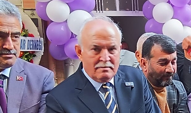 Efsane bu kez kendi yöneticisine atarlandı
