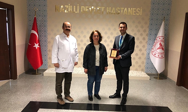 NDH'NİN EMEKLI OLAN DOKTORU FERAH ARSLAN'A PLAKET VERİLDİ