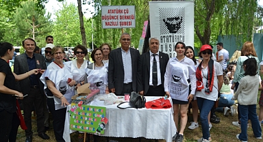 ADD NAZİLLİ NAZİLLİ ŞUBESİ 23 NİSAN'DA ÇOCUKLARI YANLIZ BIRAKMADI