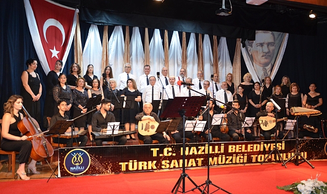NAZİLLİ BELEDİYESİ TSM KOROSUNUN BAHAR KONSERİ BÜYÜLEDİ