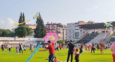 Çocuklar Uçurtmalar ile şenlendi