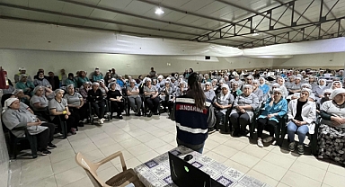 JANDARMA'DAN ÇALIŞAN KADINLARA UYUŞTURUCU SEMİNERİ VERİLDİ