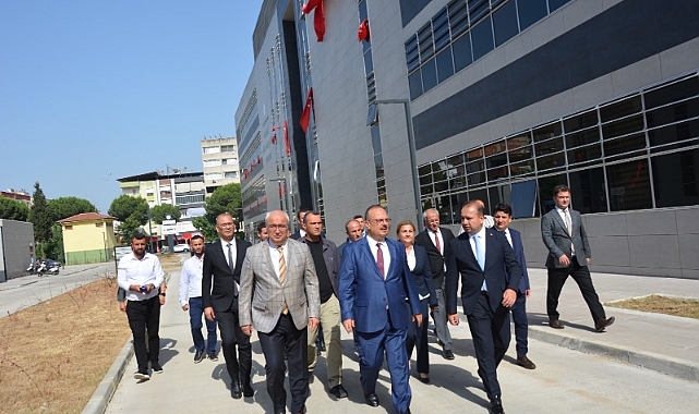 Vali Canbolat, yapımı tamamlanan Sağlık Kompleksini inceledi