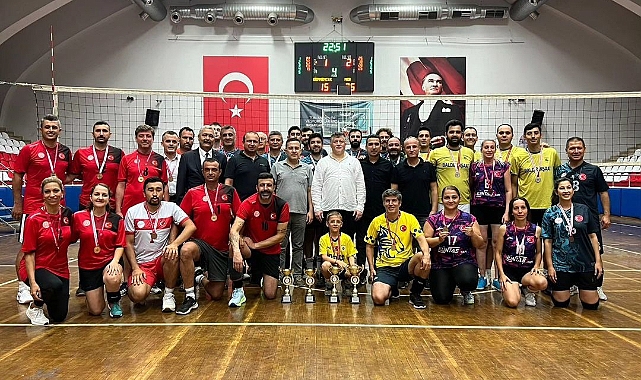 AYDIN İL SAĞLIK MÜDÜRLÜĞÜ TURNUVADA 3. OLDU