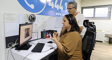BAŞKAN TETİK ENGELSİZ ÇAĞRI MERKEZİNİ TANITTI