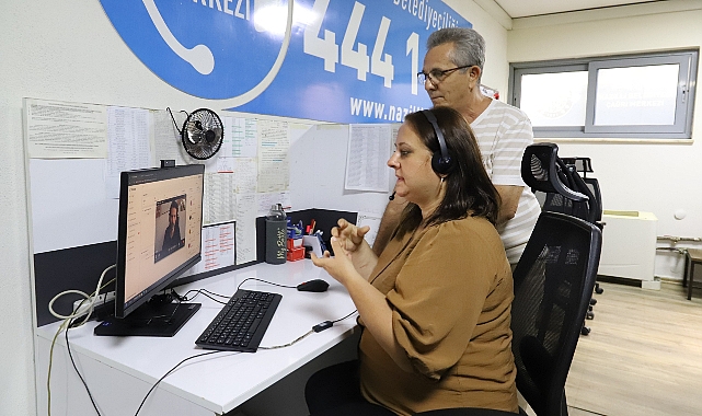 BAŞKAN TETİK ENGELSİZ ÇAĞRI MERKEZİNİ TANITTI