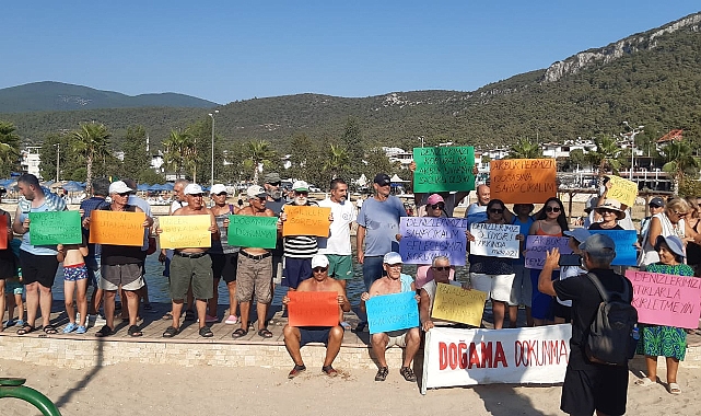DİDİM'DE DENİZE AKAN FOSEPTİK SUYUNU HALK PTOTESTO ETTİ.