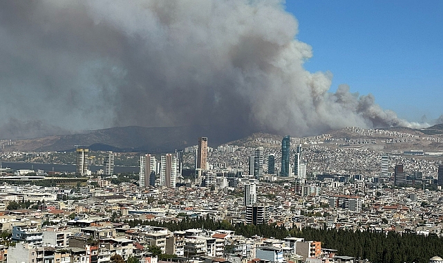 İZMİR'DE BÜYÜK ORMAN YANGINI ŞEHİR MERKEZİNE İLERLİYOR