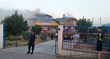 Kuru Ot yangını Anaokuluna sıçradı