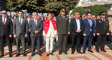 5 Eylül’de Atanın Huzurunda Çelenkler sunuldu 