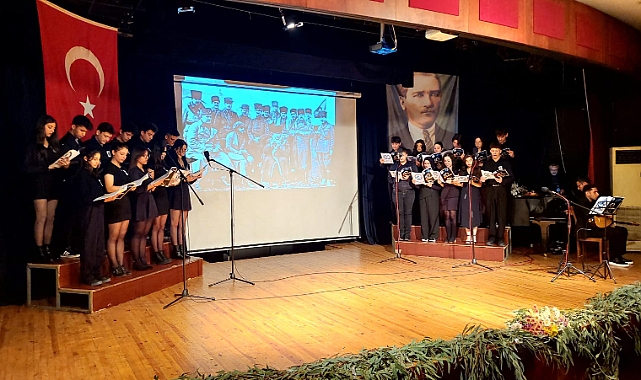 Atatürk Şiirler ve hayatı ile ölümsüzleştirildi