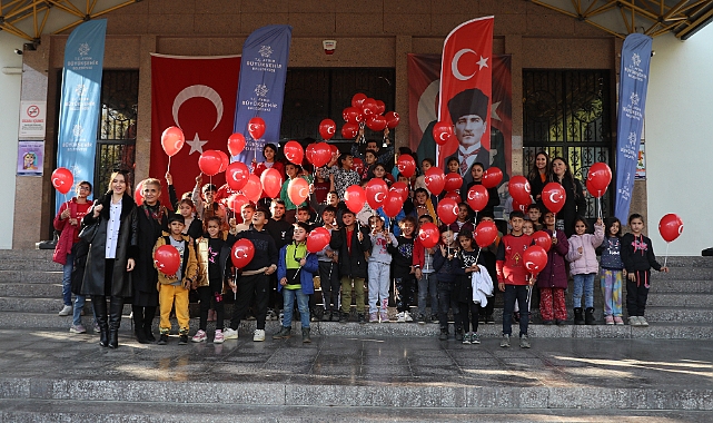 BAŞKAN ÇERÇİOĞLU AYDINLI ÇOCUKLARI TİYATRO İLE BULUŞTURDU
