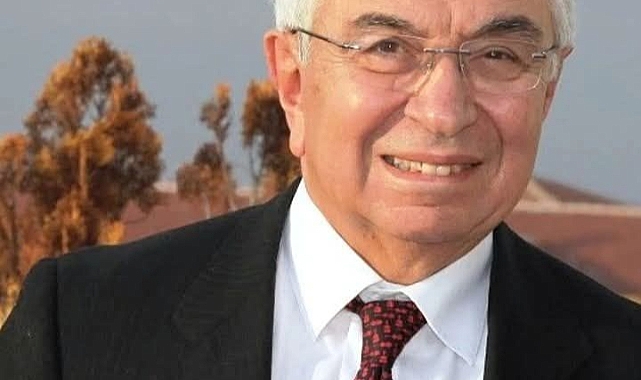 İçişleri Eski Bakanı Nahit Menteşe Hayatını Kaybetti