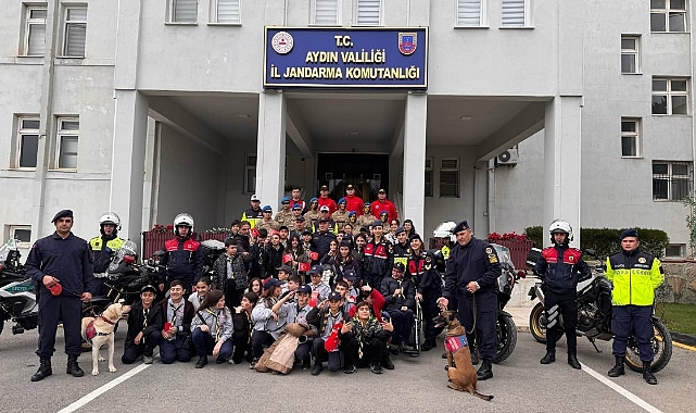 İl Jandarma Komutanlığından Çocuklara Sürpriz
