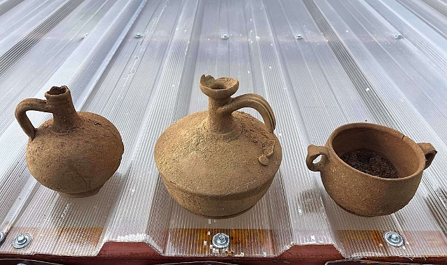 Roma Dönemine ait çömlekler bulundu