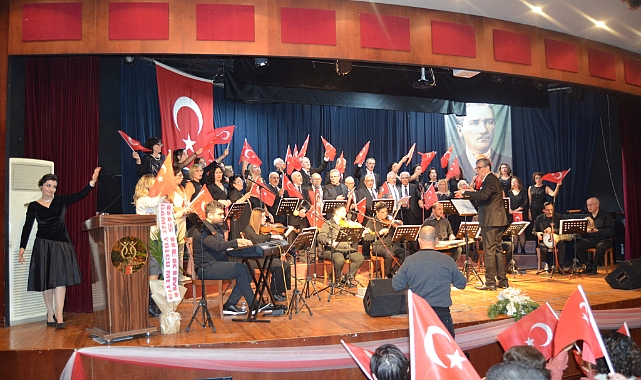 Türk Sanat Müziği korosu Coşturdu