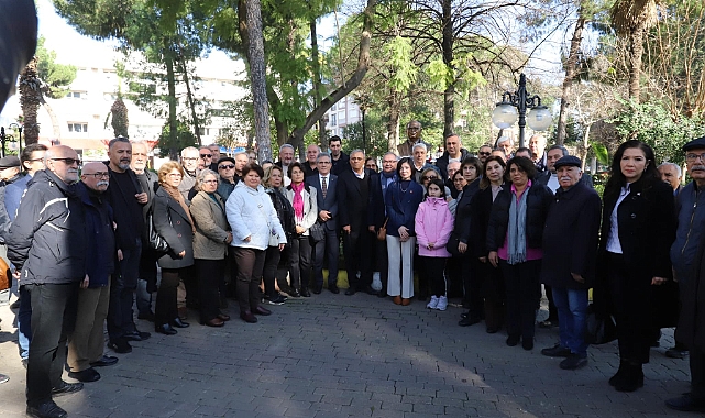 ADD UĞUR MUMCU ANITINA KARANFİL BIRAKTI “UNUTMAYACAĞIZ!”