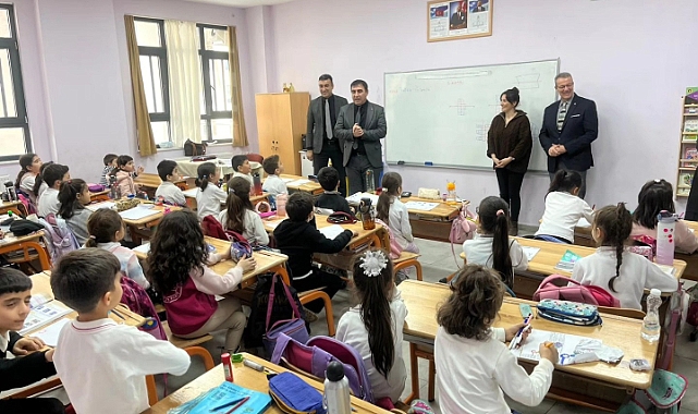 Müdür Şimşek Miniklerle bir araya geldi