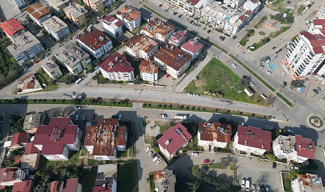 BAŞKAN ÇERÇİOĞLU NAZİLLİ’NİN YOLLARINI YENİLİYOR