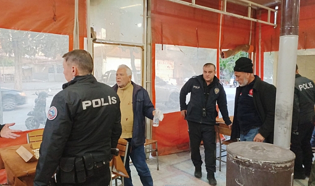 Husumetliler aynı kahvede karşılaştı kan aktı