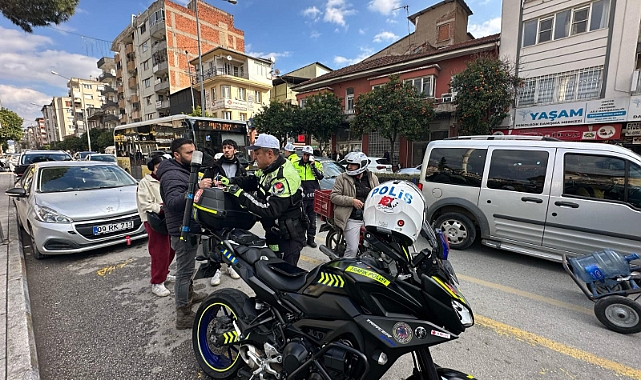 MOTOSİKLET SÜRÜCÜLERİ KAÇACAK YER ARADI