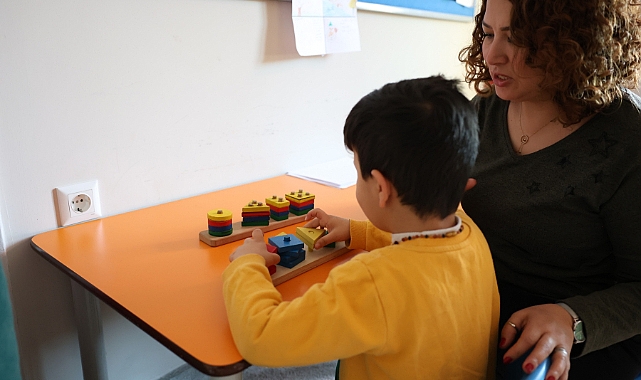 BAŞKAN ÇERÇİOĞLU OTİZMLİ ÇOCUKLARIN YANINDA