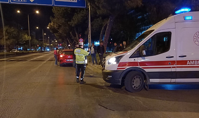 KIRMIZI IŞIKTA BEKMELEK İSTEMEDİ MOTOSİKLETLİYE ÇARPTI