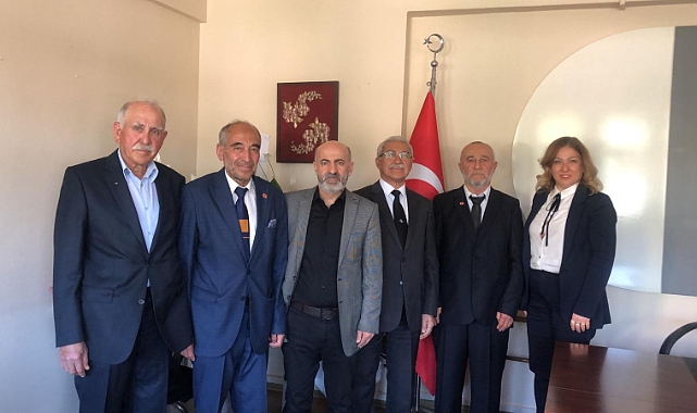 SAADET PARTİSİ 14 TIP BAYRAMINDA SAĞLIKÇILARI UNUTMADI