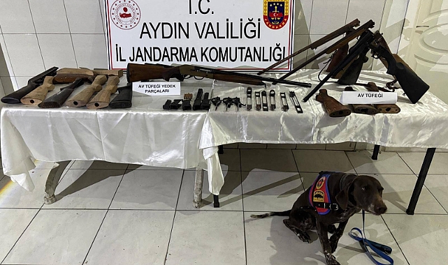 BOZDOĞAN'DA ELİNDE SİLAHLA MÜŞTERİ ARARKEN YAKALANDI
