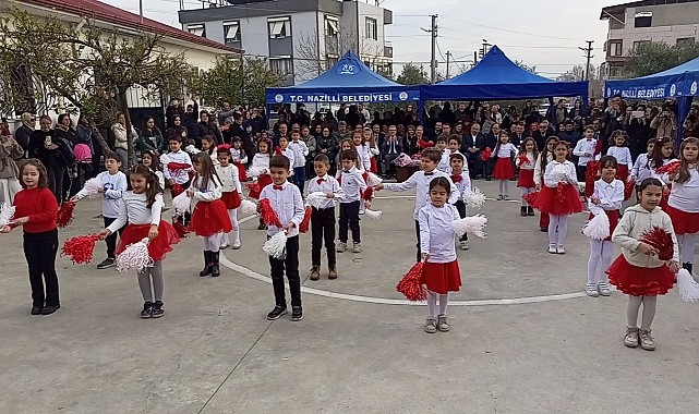 Nazilli'de 30 bin öğrenci karne sevinci yaşadı. 