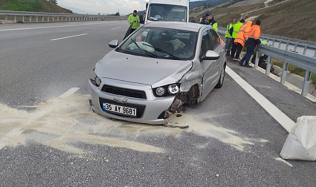 Otobanda Korkutan Kaza: Bariyerlere Çarpan Otomobil Alev Aldı