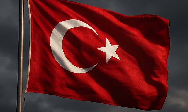 TERÖR YANDAŞLARINDAN TÜRK BAYRAĞINA ÇİRKİN SALDIRI