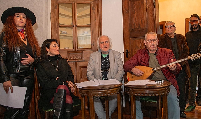 CEM KARACA KUŞADASI’NDA ŞARKILARIYLA ANILDI