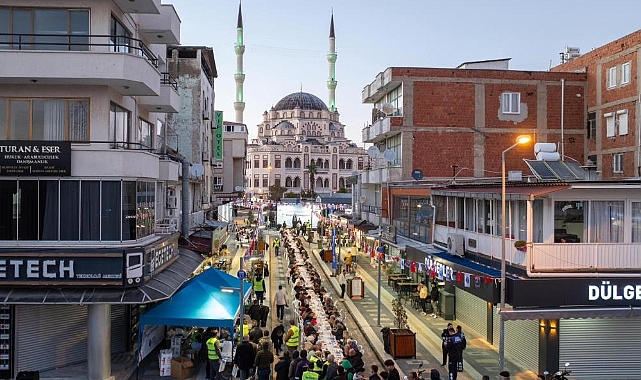 Didim'de vatandaşlar, Didim Belediyesi’nin iftar sofralarında bir araya geldi