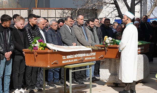 Kazada hayatını kaybeden baba ve oğlu son yolculuklarına uğurlandı   