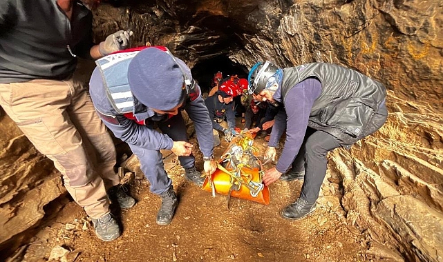 Selçuk’ta mağarada 9 saatlik kurtarma seferberliği   