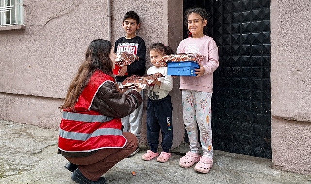 BAŞKAN ANIL YETİŞKİN RAMAZAN BOYUNCA VATANDAŞLARIN YANINDA OLDU