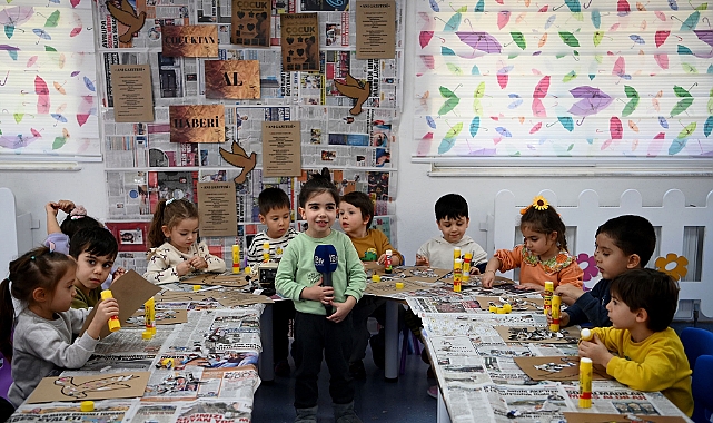 GELECEĞİN SPİKER VE MUHABİRLERİ ÇOCUK GELİŞİM MERKEZİ’NDE MİKROFON BAŞINA GEÇTİ