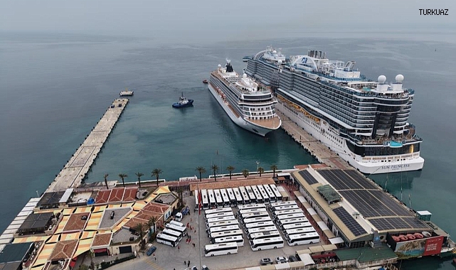 Kuşadası'na 2 kruvaziyer 5 bin 297 turist getirdi   