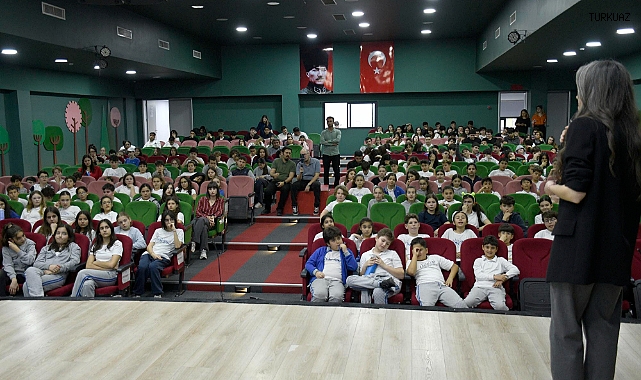 KUŞADASI’NDA ÖĞRENCİLERE SOSYAL GİRİŞİMCİLİK SEMİNERİ